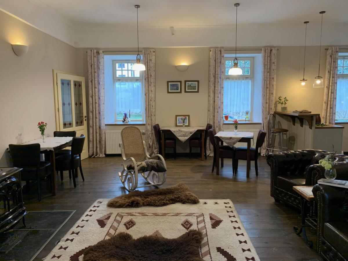 Stara Szkola Debowy Gaj The Old School Debowy Gaj Bed & Breakfast Lwowek Slaski Bagian luar foto