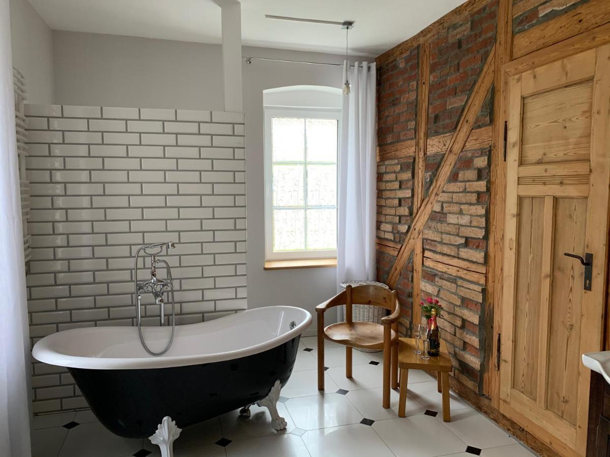 Stara Szkola Debowy Gaj The Old School Debowy Gaj Bed & Breakfast Lwowek Slaski Bagian luar foto