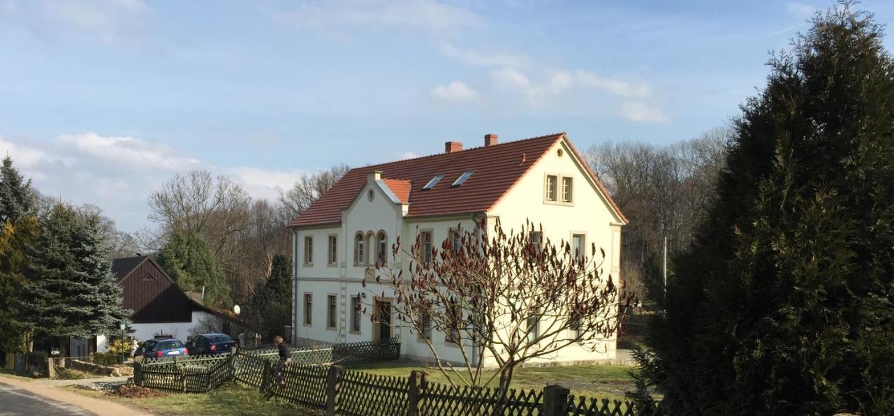 Stara Szkola Debowy Gaj The Old School Debowy Gaj Bed & Breakfast Lwowek Slaski Bagian luar foto